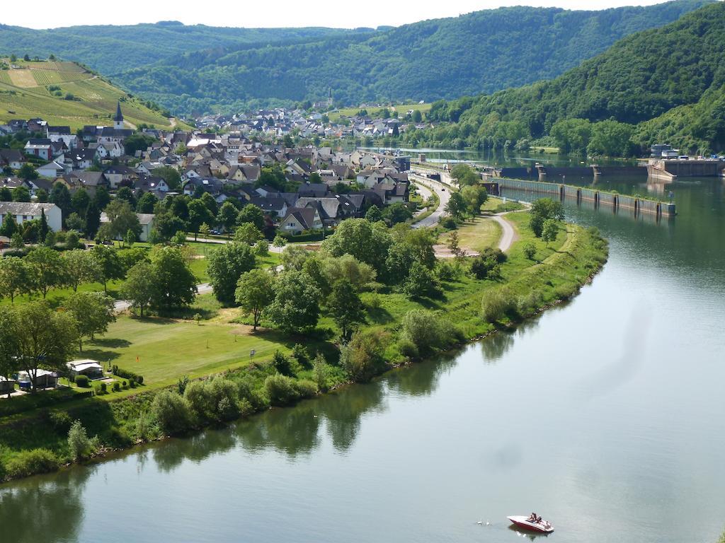 Ferienwohnungen Am Bruttiger Moselsteig Bagian luar foto