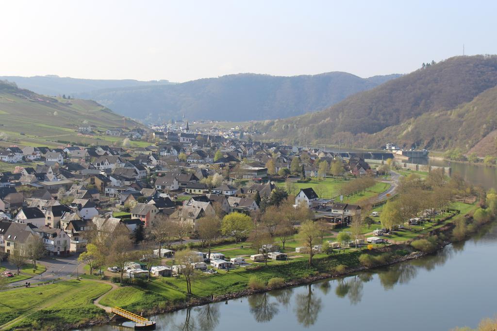 Ferienwohnungen Am Bruttiger Moselsteig Bagian luar foto