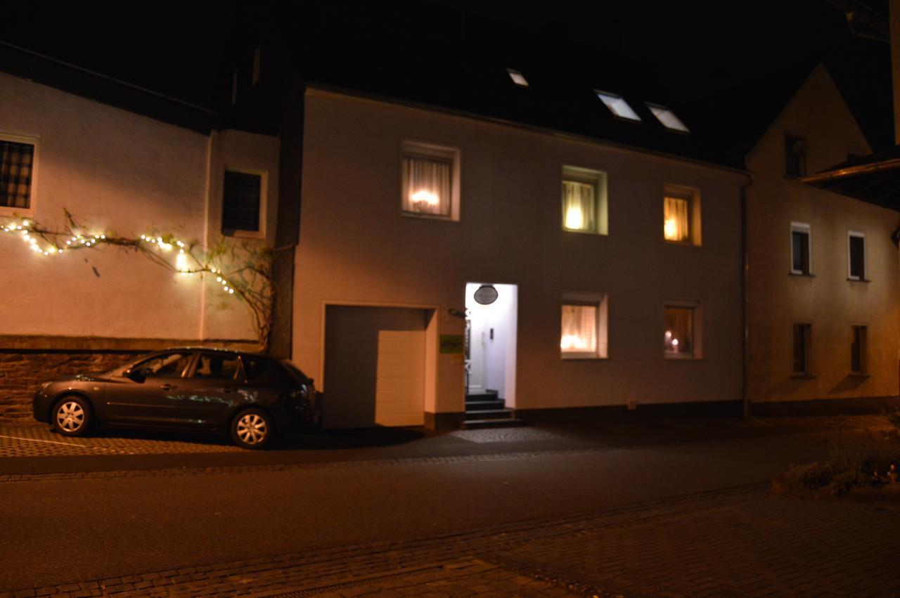 Ferienwohnungen Am Bruttiger Moselsteig Bagian luar foto