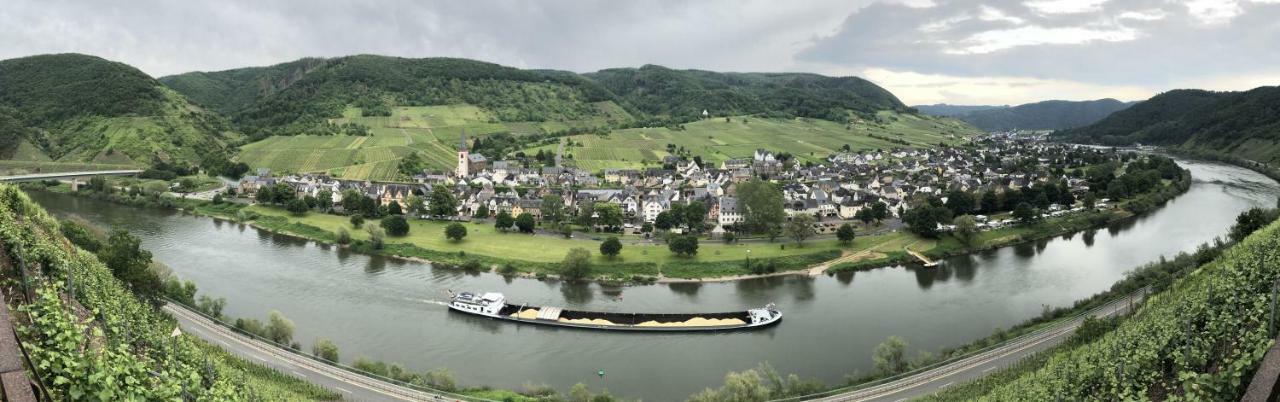 Ferienwohnungen Am Bruttiger Moselsteig Bagian luar foto