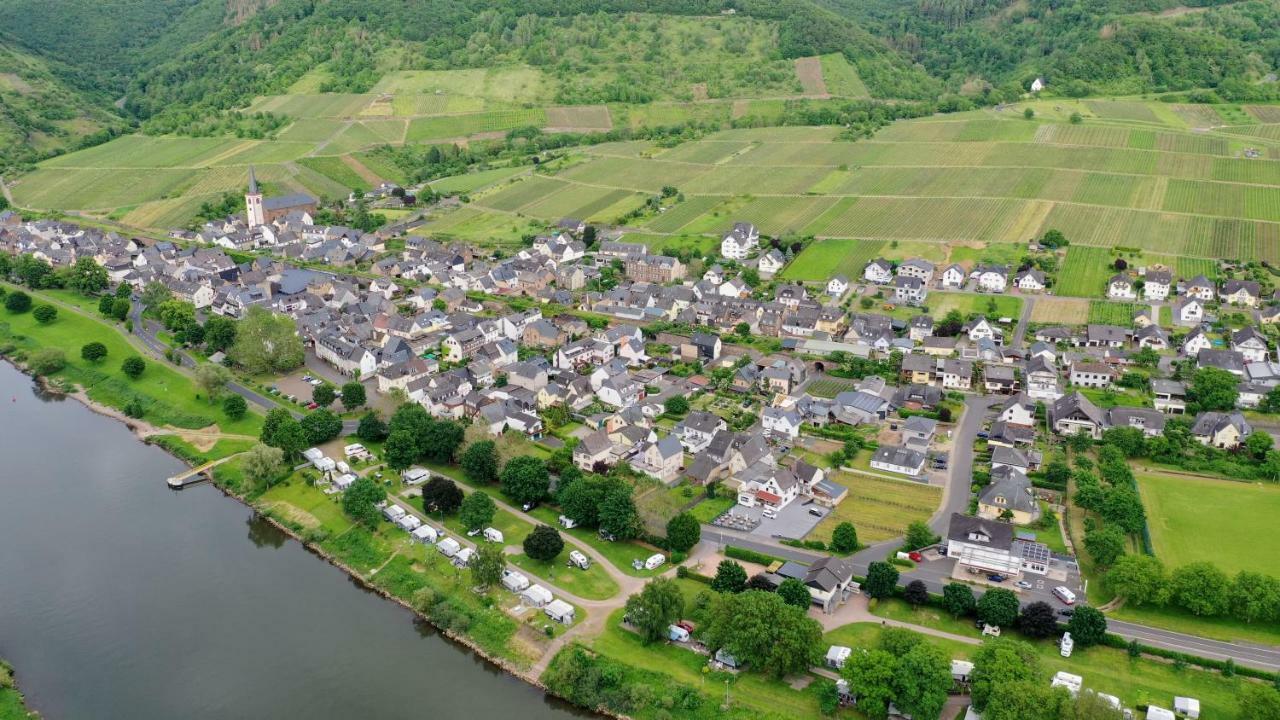 Ferienwohnungen Am Bruttiger Moselsteig Bagian luar foto